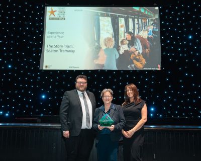 experience_of_the_year_josh_castree_and_jenny_nunn_seaton_tramway_with_sponsor_sunflower_digital_photo