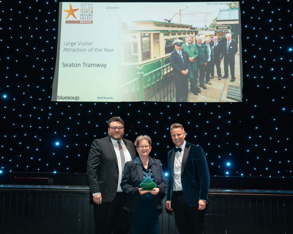 large_visitor_attraction_fo_the_year_josh_castree_and_jenny_nunn_seaton_tramway_with_sponsor_bluesoup_photo