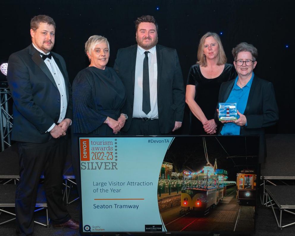 Lee Taylor, Dartington Crystal (Sponsor), Josh Castree, Nicola Stone, Jenny Nunn - Large Visitor Attraction of the Year (Silver)